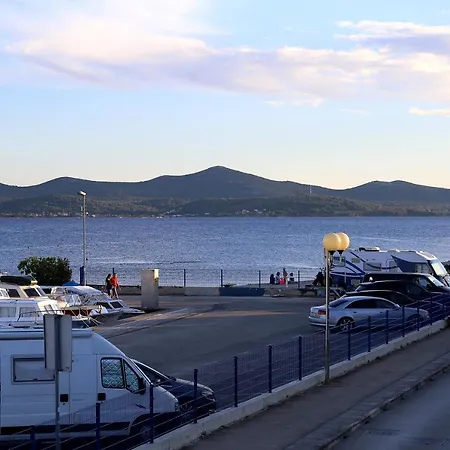 Apartment Puntamika *